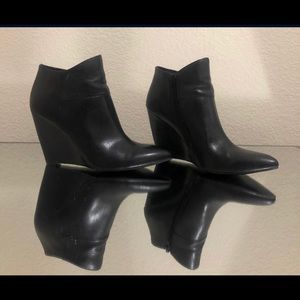 Nine West 7.5 Black Booties